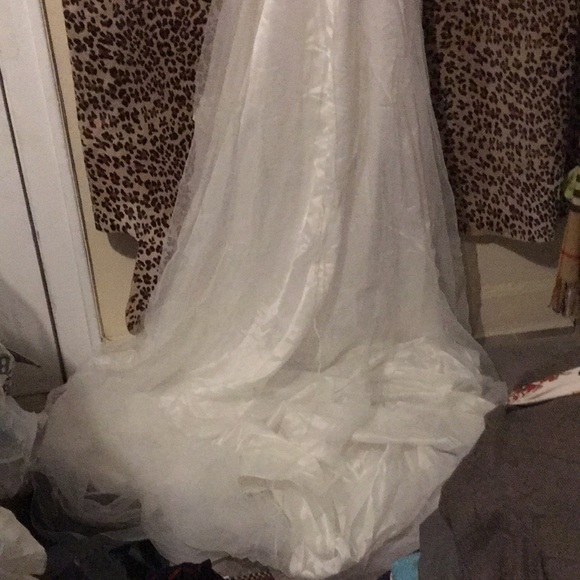 Long tail Vintage wedding dress from the 70s - Picture 8 of 11